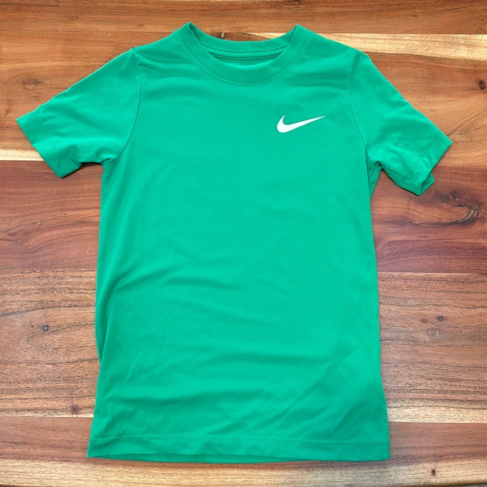Nike Dri-FIT Legend T-Shirt Green Size M Gender Neutral